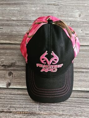 Realtree Pink & Black Camo Women's Baseball Hat